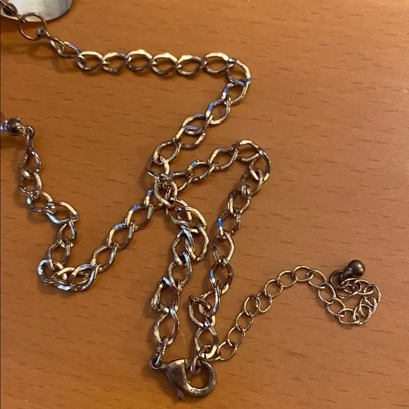 Multi-Color Shell Necklace - Picture 5 of 5